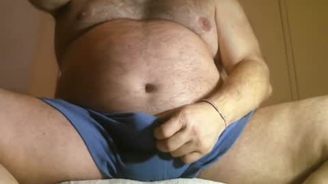 Snapshot of osolicencioso chatting on 11/17/25, 04:29 Oso Licencioso online show from 11/17/25, 04:29