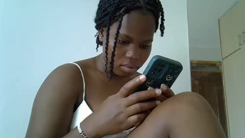 osoprettyebony online show from 11/25/25, 09:09