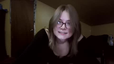 Snapshot of osphilieous chatting on 06/07/26, 02:27 osphilieous online show from 06/07/26, 02:27