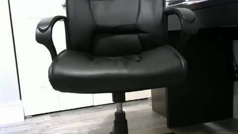 Ossi online show from 10/28/25, 10:56