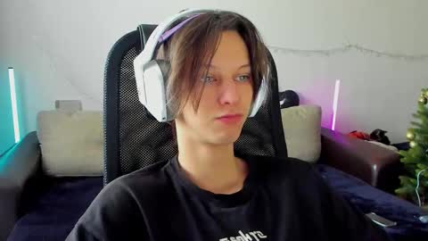 Snapshot of ostin_meoww chatting on 01/08/26, 06:16 Ostin online show from 01/08/26, 06:16