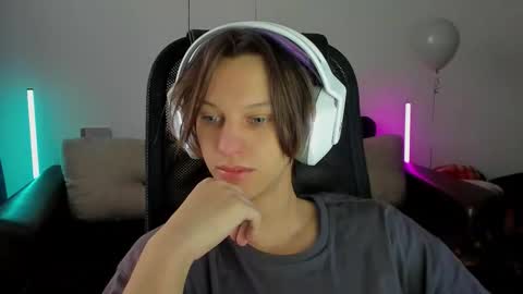 Snapshot of ostin_meoww chatting on 01/17/26, 10:20 Ostin online show from 01/17/26, 10:20