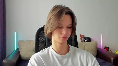 Snapshot of ostin_meoww chatting on 03/13/26, 07:26 Ostin online show from 03/13/26, 07:26