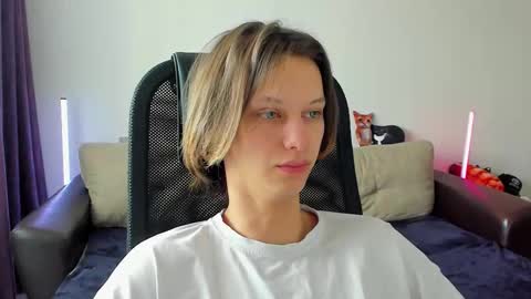 Snapshot of ostin_meoww chatting on 03/17/26, 08:50 Ostin online show from 03/17/26, 08:50