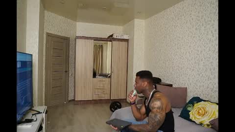 Snapshot of ostine_brown chatting on 03/25/26, 06:14 Ostine Brown online show from 03/25/26, 06:14