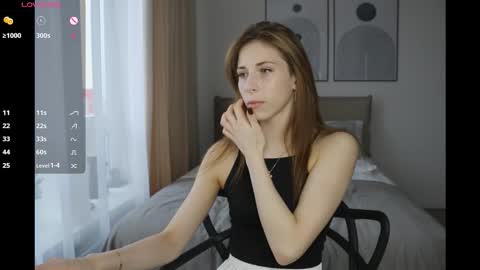 Snapshot of ottiliebolyard chatting on 11/06/25, 08:26 Anne online show from 11/06/25, 08:26