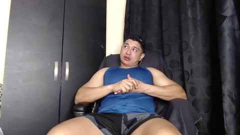 Snapshot of otto_stud chatting on 10/23/25, 04:01 otto_stud online show from 10/23/25, 04:01
