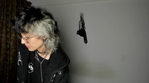 Snapshot of ottoyan_ chatting on 02/21/25, 06:07 Otto 3 online show from 02/21/25, 06:07