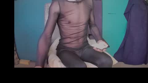 Snapshot of outtamatik chatting on 02/15/25, 11:14 G online show from 02/15/25, 11:14