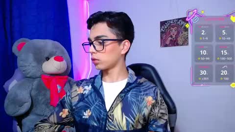 Owen  Independent model  online show from 05/03/26, 11:11