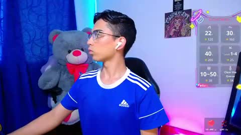 Owen  Independent model  online show from 06/12/26, 10:41