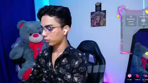 Owen  Independent model  online show from 06/16/26, 12:35