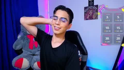 Snapshot of owenblue__ chatting on 06/21/26, 06:27 Owen Independent model online show from 06/21/26, 06:27