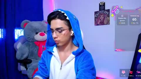 Snapshot of owenblue__ chatting on 06/25/26, 01:48 Owen Independent model online show from 06/25/26, 01:48