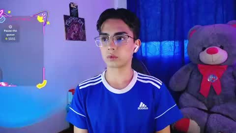 Snapshot of owenblue__ chatting on 07/28/26, 11:17 Owen Independent model online show from 07/28/26, 11:17