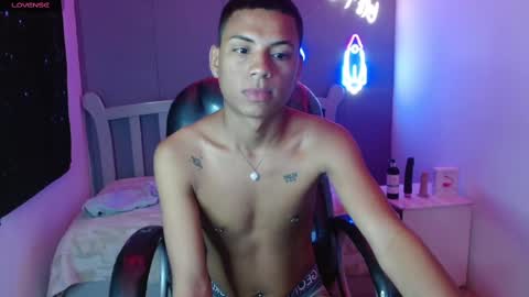 Snapshot of owenstone chatting on 12/21/24, 11:02 OWEN online show from 12/21/24, 11:02