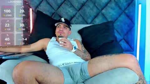 O W E N - S T O N E online show from 12/04/25, 01:53