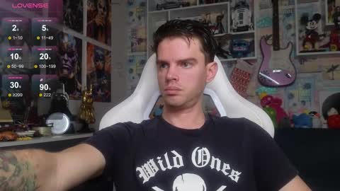 Snapshot of oxmikexo chatting on 01/07/26, 12:51 Mike online show from 01/07/26, 12:51