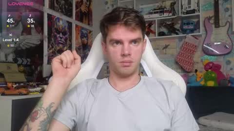 Snapshot of oxmikexo chatting on 01/12/26, 12:43 Mike online show from 01/12/26, 12:43