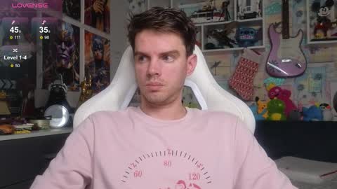 Snapshot of oxmikexo chatting on 01/15/26, 12:54 Mike online show from 01/15/26, 12:54