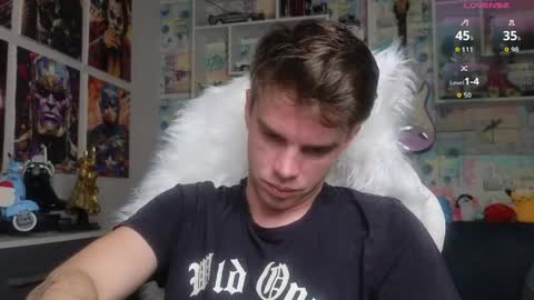 Snapshot of oxmikexo chatting on 03/01/26, 12:51 Mike online show from 03/01/26, 12:51