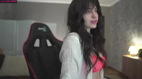 Snapshot of oxxme chatting on 02/28/25, 09:04 Oxana Hi friends all my videos are 50 off check my bio online show from 02/28/25, 09:04