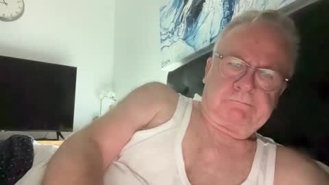 Snapshot of ozhairybearxxxx chatting on 12/08/24, 11:46 ozhairybearxxxx online show from 12/08/24, 11:46