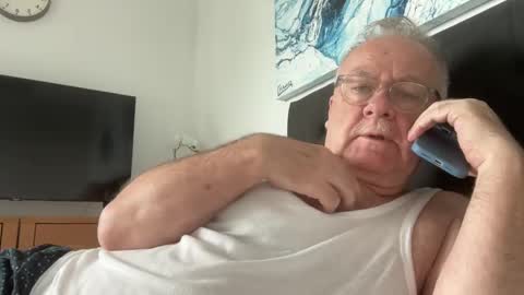 Snapshot of ozhairybearxxxx chatting on 12/08/24, 11:40 ozhairybearxxxx online show from 12/08/24, 11:40