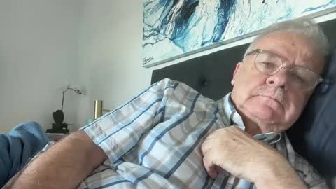 Snapshot of ozhairybearxxxx chatting on 12/10/24, 01:32 ozhairybearxxxx online show from 12/10/24, 01:32