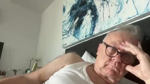 Snapshot of ozhairybearxxxx chatting on 12/27/24, 10:26 ozhairybearxxxx online show from 12/27/24, 10:26