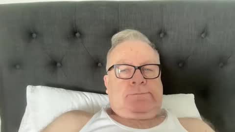 Snapshot of ozhairybearxxxx chatting on 03/02/25, 12:31 ozhairybearxxxx online show from 03/02/25, 12:31