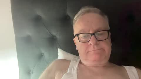 Snapshot of ozhairybearxxxx chatting on 03/03/25, 11:11 ozhairybearxxxx online show from 03/03/25, 11:11