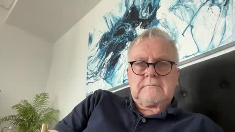 Snapshot of ozhairybearxxxx chatting on 10/20/25, 04:35 ozhairybearxxxx online show from 10/20/25, 04:35