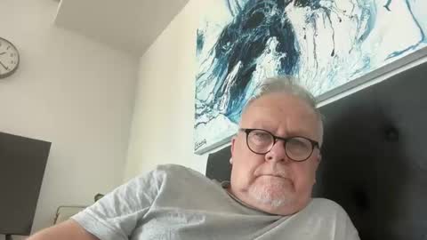 Snapshot of ozhairybearxxxx chatting on 11/09/25, 02:21 ozhairybearxxxx online show from 11/09/25, 02:21