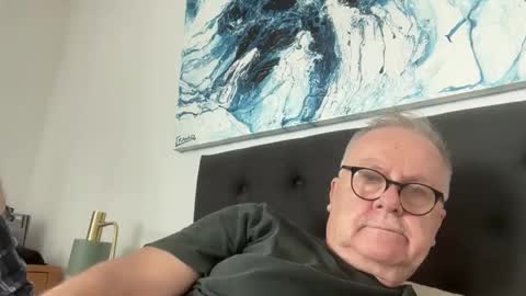 Snapshot of ozhairybearxxxx chatting on 02/19/26, 12:50 ozhairybearxxxx online show from 02/19/26, 12:50