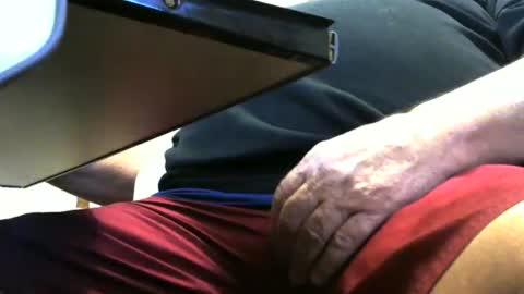 Snapshot of ozzienuts21153 chatting on 12/02/25, 08:52 ozzienuts21153 online show from 12/02/25, 08:52