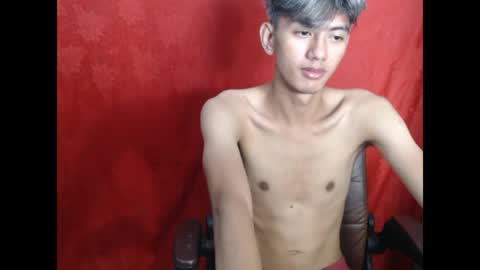 Snapshot of p1noytwink_xel chatting on 05/13/26, 05:32 p1noytwink_xel online show from 05/13/26, 05:32