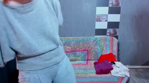 Ella online show from 11/29/25, 08:17