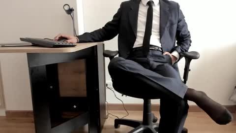 Snapshot of pablo_rincon95 chatting on 12/14/24, 03:25 pablo rincon95 online show from 12/14/24, 03:25