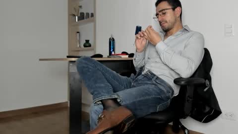 Snapshot of pablo_rincon95 chatting on 01/16/25, 11:37 pablo rincon95 online show from 01/16/25, 11:37