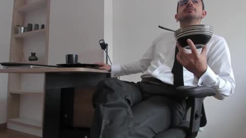 Snapshot of pablo_rincon95 chatting on 02/06/25, 03:20 pablo rincon95 online show from 02/06/25, 03:20