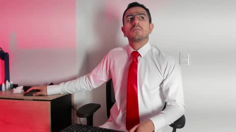 Snapshot of pablo_rincon95 chatting on 02/14/25, 11:10 pablo rincon95 online show from 02/14/25, 11:10