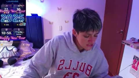 Snapshot of pafebame chatting on 12/22/25, 06:38 Fernanda online show from 12/22/25, 06:38