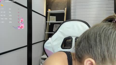 Paige online show from 01/21/25, 11:02