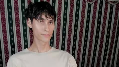 Snapshot of paimon_goetia chatting on 11/22/25, 02:21 Alexander Grigori online show from 11/22/25, 02:21