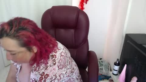 Snapshot of paiperhalliwey chatting on 04/12/26, 02:55 paiperhalliwey online show from 04/12/26, 02:55