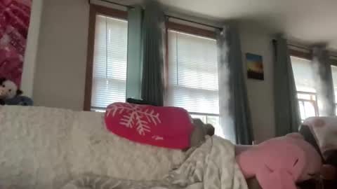 Snapshot of paisleysnowxo chatting on 10/28/25, 04:42 paisleysnowxo online show from 10/28/25, 04:42