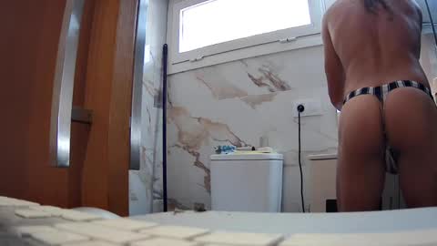 Snapshot of pajarito358 chatting on 10/18/25, 10:27 Pajarito lindo online show from 10/18/25, 10:27