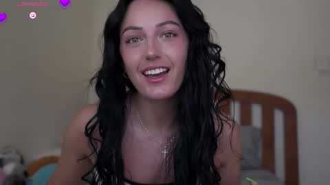 Snapshot of pakeha_princess chatting on 01/11/26, 10:59 Holly online show from 01/11/26, 10:59