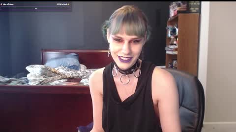 Snapshot of palaceofmalice chatting on 12/17/24, 04:43 palaceofmalice online show from 12/17/24, 04:43